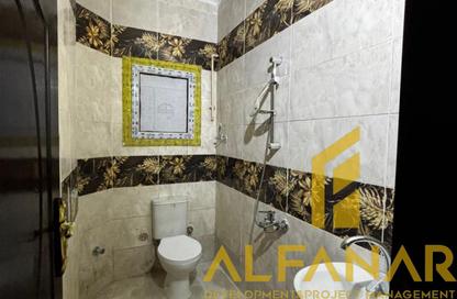 Apartment - 3 Bedrooms - 2 Bathrooms for sale in Al Gezira St. - South Investors Area - New Cairo City - Cairo