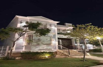 Villa - 5 Bedrooms - 4 Bathrooms for sale in Mountain View Giza Plateau - Ring Road - 6 October City - Giza