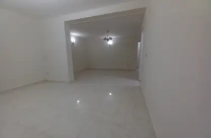 Apartment - 2 Bedrooms - 2 Bathrooms for rent in Maadi - Hay El Maadi - Cairo