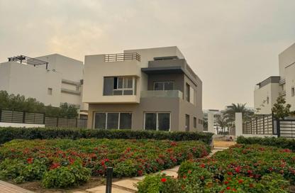 Villa - 6 Bedrooms - 6 Bathrooms for sale in Hyde Park - New Cairo City - Cairo