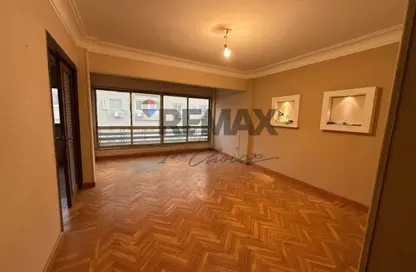 شقة - 4 غرف نوم - 2 حمامات للبيع في ارض الجولف - مصر الجديدة - القاهرة