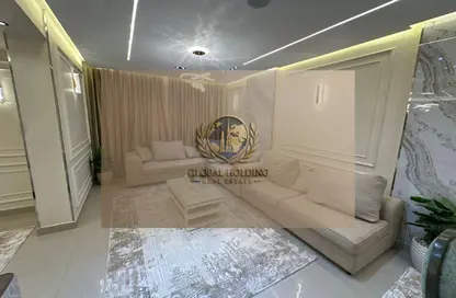 شقة - 4 غرف نوم - 3 حمامات للايجار في شارع مصطفي النحاس - المنطقة السادسة - مدينة نصر - القاهرة