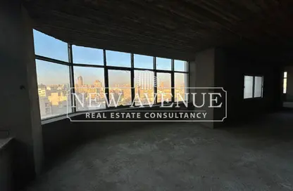 مساحات مكتبية - 4 غرف نوم - 1 حمام للبيع في شارع البطل احمد عبد العزيز - المهندسين - الجيزة