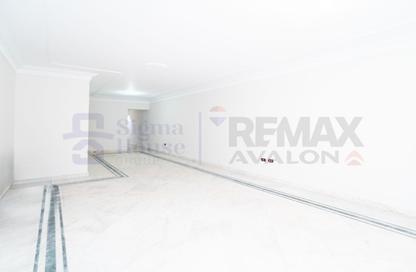 Apartment - 3 Bedrooms - 2 Bathrooms for rent in Laurent - Hay Sharq - Alexandria Apartment - 3 Bedrooms - 2 Bathrooms for rent in Laurent - Hay Sharq - Alexandria