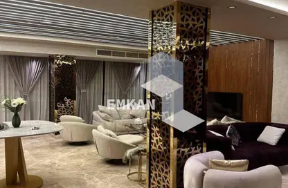 فيلا - 5 غرف نوم - 4 حمامات للبيع في رويال سيتي - كمبوندات الشيخ زايد - الشيخ زايد - الجيزة