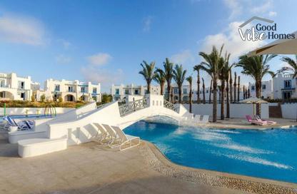 Chalet - 2 Bedrooms - 2 Bathrooms for sale in Mountain View - Ras Al Hekma - North Coast