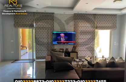 تاون هاوس - 4 غرف نوم - 4 حمامات للبيع في رويال ميدوز - كمبوندات الشيخ زايد - الشيخ زايد - الجيزة