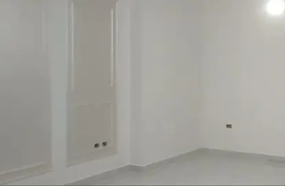 Apartment - 3 Bedrooms - 2 Bathrooms for rent in South Lotus - El Lotus - New Cairo City - Cairo