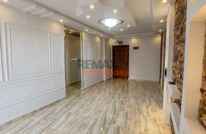 شقة - 3 - 1 للبيع في طريق الزعيم جمال عبد الناصر - سيدي بشر - حي اول المنتزة - الاسكندرية
