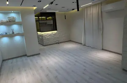 شقة - 3 غرف نوم - 2 حمامات للبيع في شارع الاسراء - مدينة المعراج - زهراء المعادي - حي المعادي - القاهرة