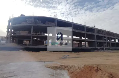 عيادة - غرفة نوم - 1 حمام للبيع في شادوز - محور 26 يوليو - مدينة 6 أكتوبر - الجيزة