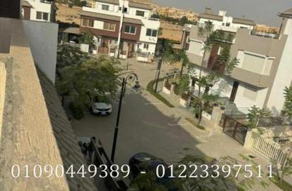 فيلا - 5 - 3 للبيع في طريق روك فيلا - الحي الخامس - مدينة العبور - القليوبية