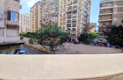 شقة - 5 غرف نوم - 2 حمامات للايجار في رشدي - حي شرق - الاسكندرية