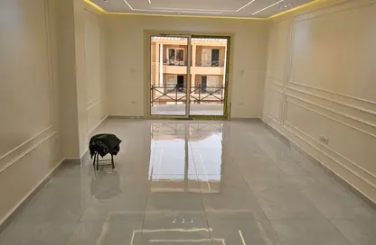 Apartment - 3 Bedrooms - 3 Bathrooms for sale in Al Khamayel city - Sheikh Zayed Compounds - Sheikh Zayed City - Giza