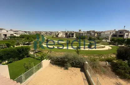 Villa - 4 Bedrooms - 4 Bathrooms for sale in New Giza - Cairo Alexandria Desert Road - 6 October City - Giza