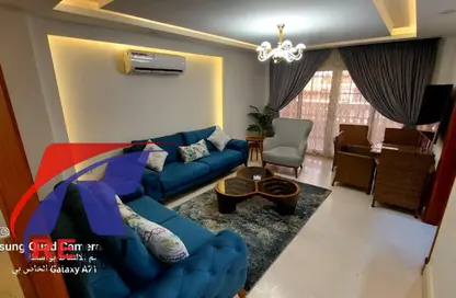 Apartment - 2 Bedrooms - 3 Bathrooms for rent in Al Sheikh Mohammed Al Nadi St. - 6th Zone - Nasr City - Cairo