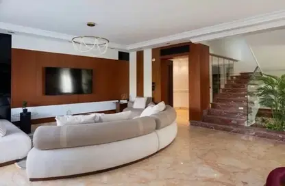 أي فيلا - 5 غرف نوم - 7 حمامات للايجار في كايرو فيستيفال سيتى - المستثمرين الشمالية - مدينة القاهرة الجديدة - القاهرة