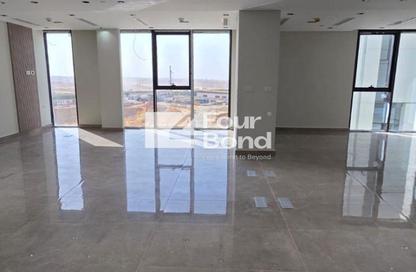 Office Space - Studio - 2 Bathrooms for rent in Hyde Park Business District Mall - South Teseen St. - The 5th Settlement - New Cairo City - Cairo