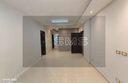 شقة - 4 غرف نوم - 2 حمامات للايجار في شارع 70 - الحي الثاني - التجمع الخامس - مدينة القاهرة الجديدة - القاهرة