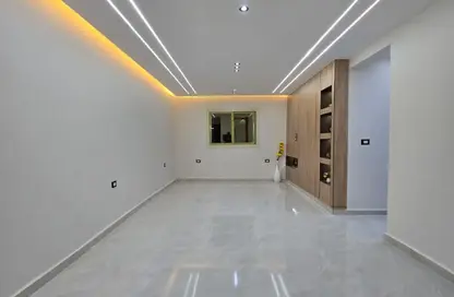 Apartment - 3 Bedrooms - 2 Bathrooms for sale in Gate 1 - Khofo - Hadayek El Ahram - Giza