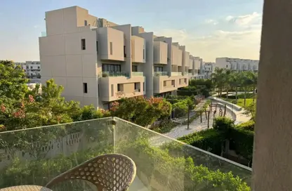 شقة - 3 غرف نوم - 3 حمامات للبيع في كمبوند البروج - كمبوندات الشروق - مدينة الشروق - القاهرة