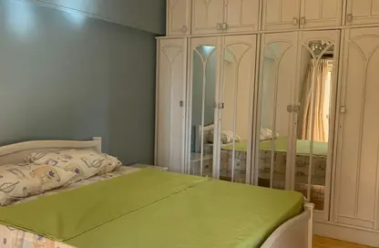 شقة - 3 غرف نوم - 2 حمامات للايجار في شارع المساحه - الدقي - الجيزة