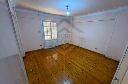 Apartment - 4 Bedrooms - 2 Bathrooms for rent in Kafr Abdo St. - Kafr Abdo - Roushdy - Hay Sharq - Alexandria Apartment - 4 Bedrooms - 2 Bathrooms for rent in Kafr Abdo St. - Kafr Abdo - Roushdy - Hay Sharq - Alexandria