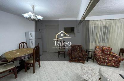 Apartment - 2 Bedrooms - 1 Bathroom for rent in Aziz Abaza St. - Zamalek - Cairo