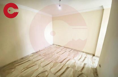 Apartment - 3 Bedrooms - 2 Bathrooms for sale in Abo Qir St. - Sporting - Hay Sharq - Alexandria