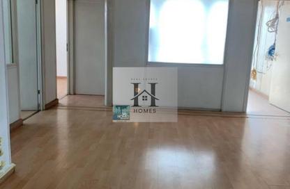 Half Floor - Studio - 3 Bathrooms for rent in Maadi Bridge 1 - Maadi - Hay El Maadi - Cairo