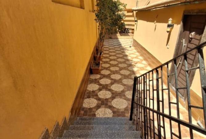 104044008 - Property Image 2