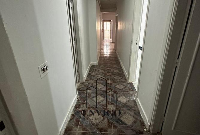 8472930 - Property Image 2