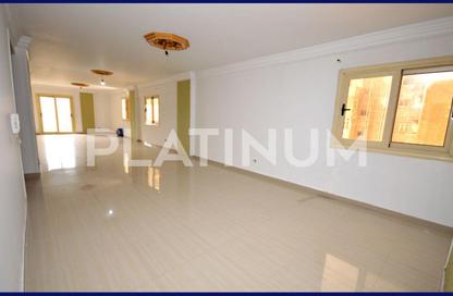 Apartment - 3 Bedrooms - 2 Bathrooms for sale in Shaarawy St. - Laurent - Hay Sharq - Alexandria