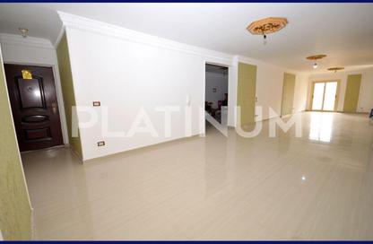 Apartment - 3 Bedrooms - 2 Bathrooms for sale in Shaarawy St. - Laurent - Hay Sharq - Alexandria