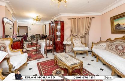 Apartment - 2 Bedrooms - 1 Bathroom for sale in Omar Al Mokhtar St. - Janaklees - Hay Sharq - Alexandria