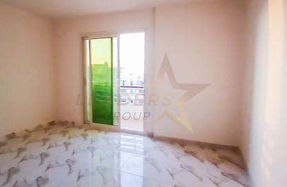 عيادة - استوديو - 1 حمام للايجار في شارع عمر لطفى-ميدان محطة الرمل - محطة الرمل - حي وسط - الاسكندرية