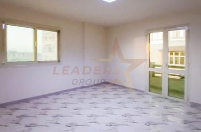 عيادة - استوديو - 1 حمام للايجار في شارع عمر لطفى-ميدان محطة الرمل - محطة الرمل - حي وسط - الاسكندرية