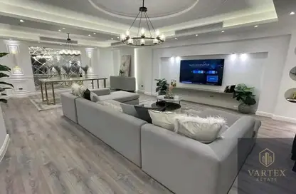 Apartment - 3 Bedrooms - 3 Bathrooms for rent in Garden Residence - Hyde Park - New Cairo City - Cairo