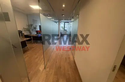 Office Space - 3 Bedrooms - 4 Bathrooms for rent in The portal - Beverly Hills - Sheikh Zayed Compounds - Sheikh Zayed City - Giza