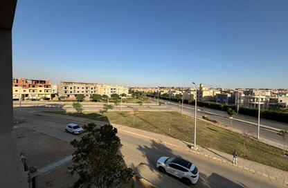 شقة - 3 غرف نوم - 3 حمامات للبيع في حي النادي - مدينة الشروق - القاهرة