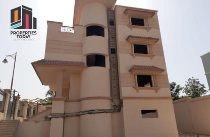 Villa - 5 Bedrooms - 5 Bathrooms for sale in Royal City - Sheikh Zayed Compounds - Sheikh Zayed City - Giza