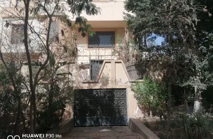 فيلا - 4 غرف نوم - 3 حمامات للبيع في الحي الثالث - مدينة 6 أكتوبر - الجيزة