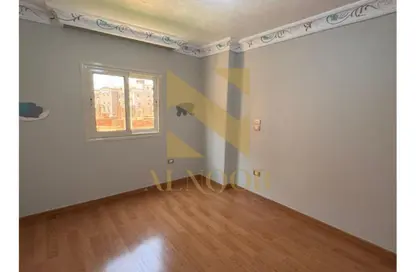 شقة - 3 غرف نوم - 2 حمامات للبيع في شارع المهندس احمد كمال حمدي - الحي السادس عشر - الشيخ زايد - الجيزة