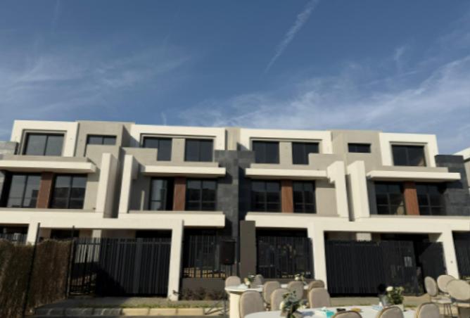 98827395 - Property Image 2