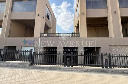 معرض - استوديو - 2 حمامات للايجار في فيلدج جيت - المستثمرين الجنوبية - مدينة القاهرة الجديدة - القاهرة