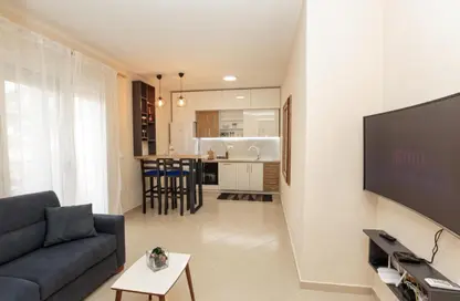 شقة - 2 غرف نوم - 1 حمام للايجار في طريق بيفرلي هيلز - الحي السابع عشر - الشيخ زايد - الجيزة