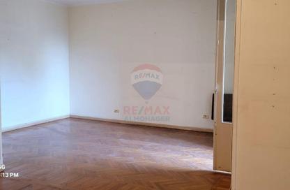Apartment - 5 Bedrooms - 2 Bathrooms for sale in Brazil St. - Zamalek - Cairo Apartment - 5 Bedrooms - 2 Bathrooms for sale in Brazil St. - Zamalek - Cairo