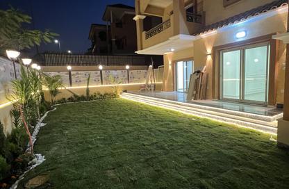 Apartment - 3 - 2 for sale in Al Khamayel city - Sheikh Zayed Compounds - Sheikh Zayed City - Giza