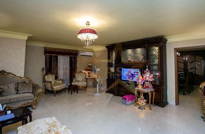 Apartment - 4 Bedrooms - 3 Bathrooms for sale in Abou Quer Road - Zezenia - Hay Sharq - Alexandria
