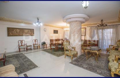 Apartment - 3 Bedrooms - 2 Bathrooms for sale in Abdel Moneim Al Dalel St. - Tharwat - Hay Sharq - Alexandria
